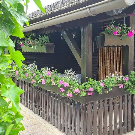 Amb Village Point Dob 外观 照片